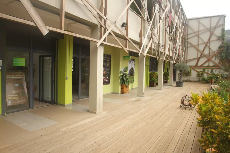 Réalisation architecte La Réunion - Marché public - Espace Reydellet - deck